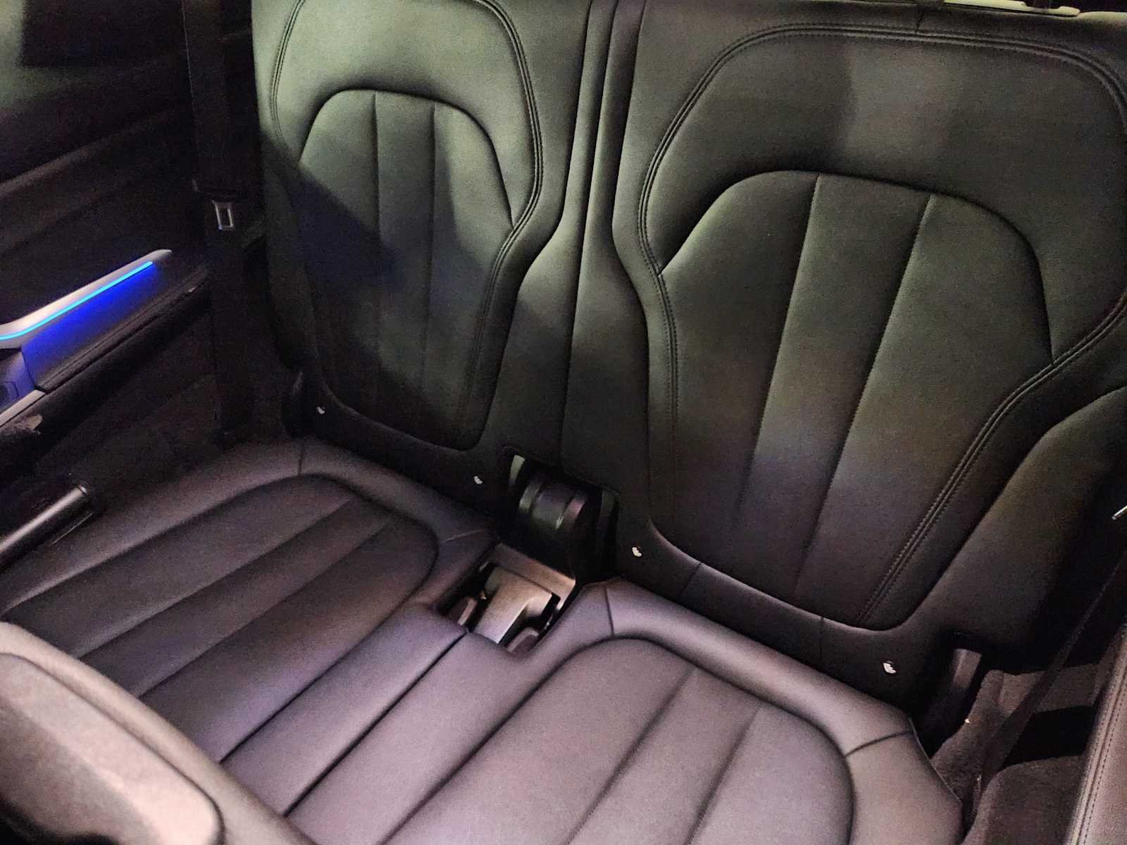 Used 2022 Phytonic Blue Metallic BMW xDrive40i image 32