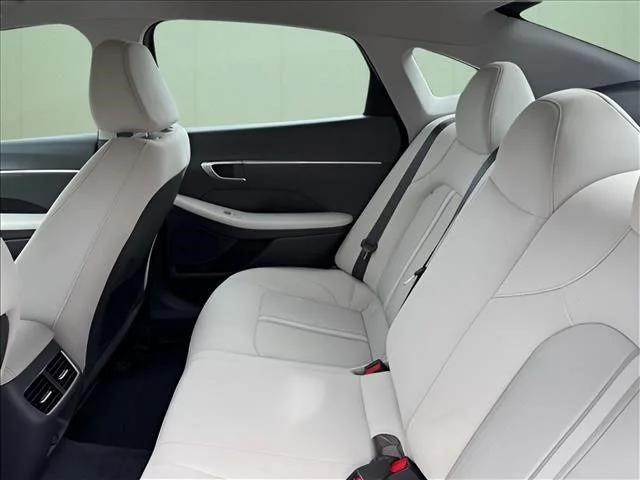 Used 2023 Black Hyundai Blue image 10