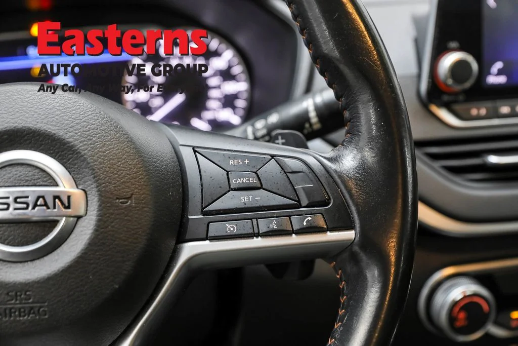 Used 2022 Gray Nissan 2.5 SR image 16
