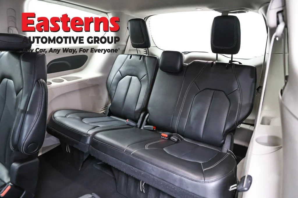Used 2023 Black Chrysler Touring L image 27