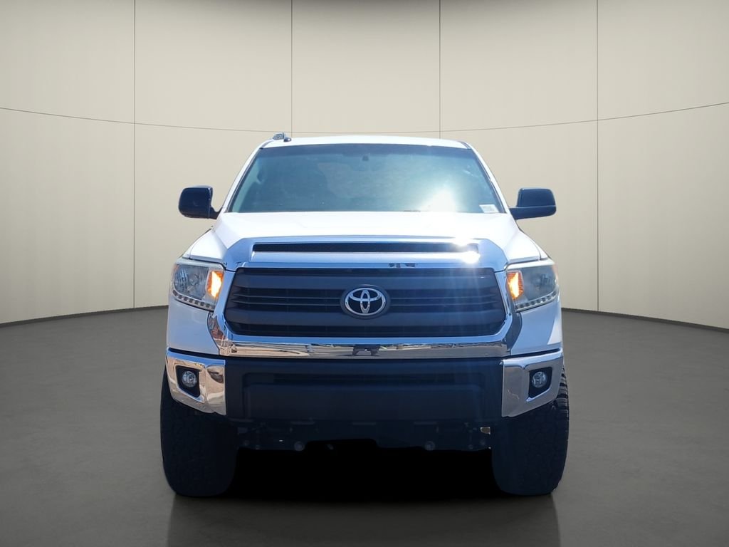 Used 2014 White Toyota SR5 image 2