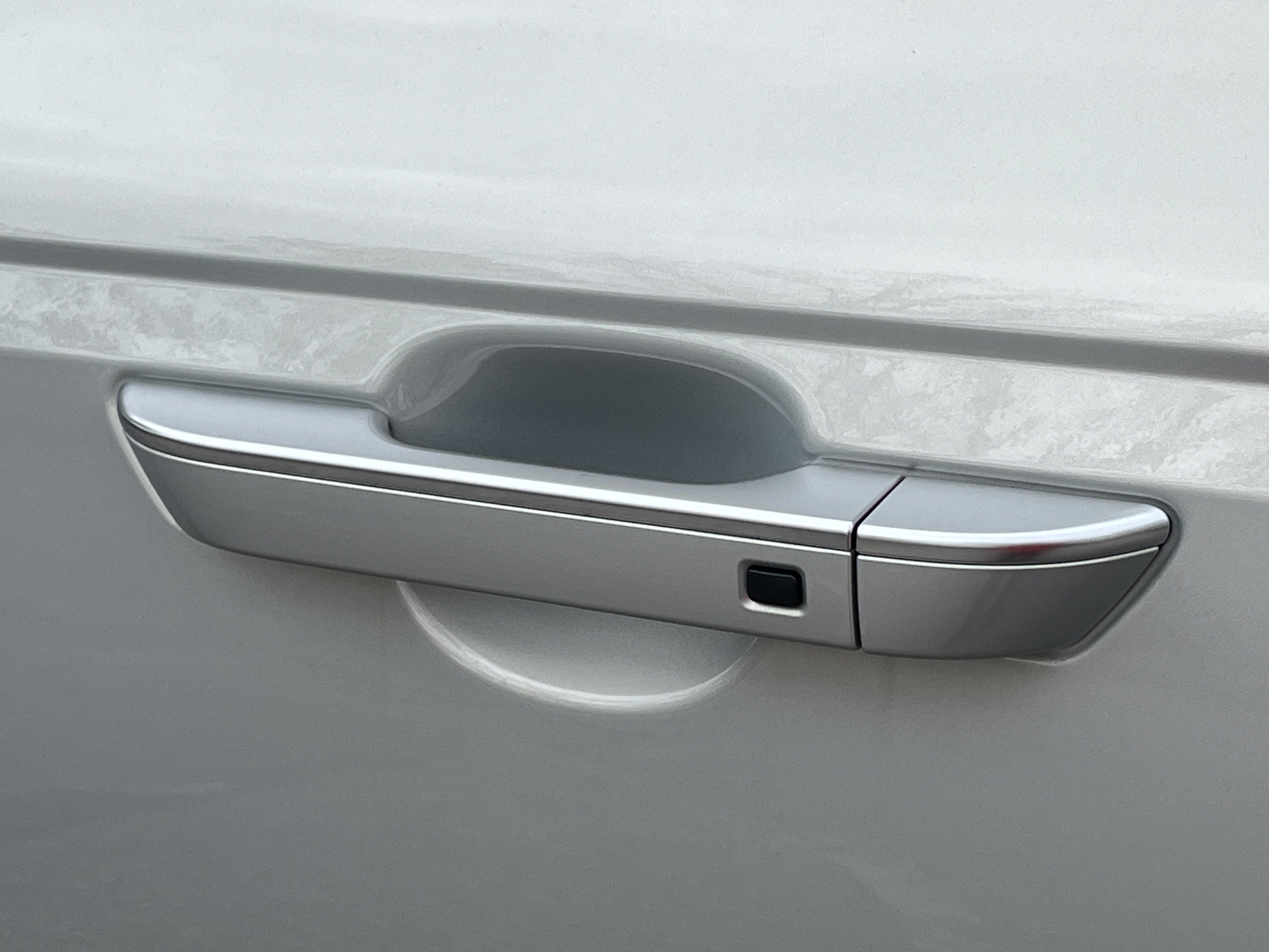 New 2026 Ivory Silver Kia EX image 33