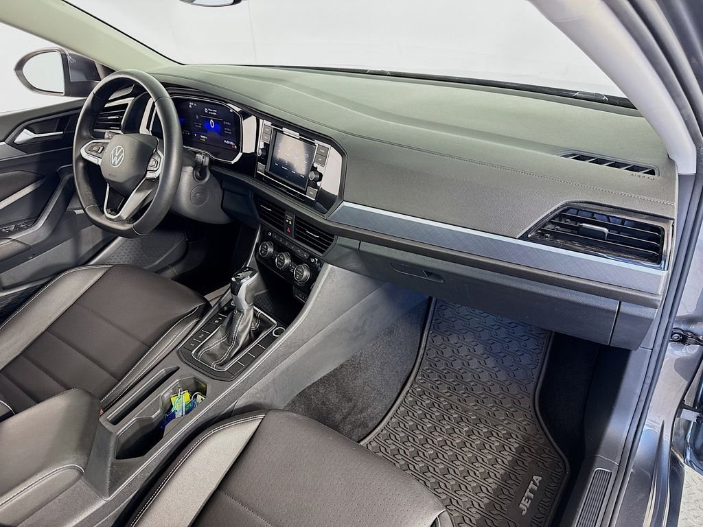 Used 2023 Platinum Gray Metallic Volkswagen SE image 28
