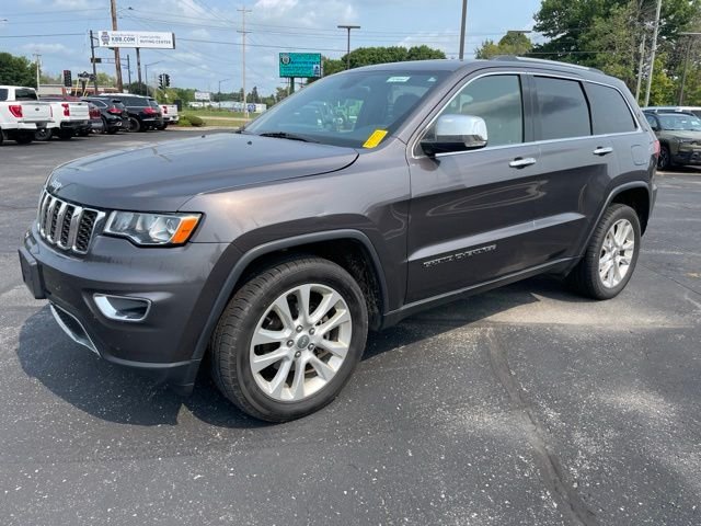 Used 2017 Granite Crystal Metallic Clearcoat Jeep Limited image 3