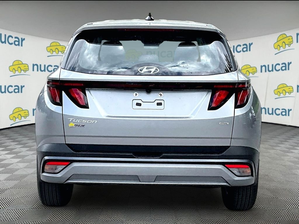 Used 2025 Shimmering Silver Hyundai SE image 5