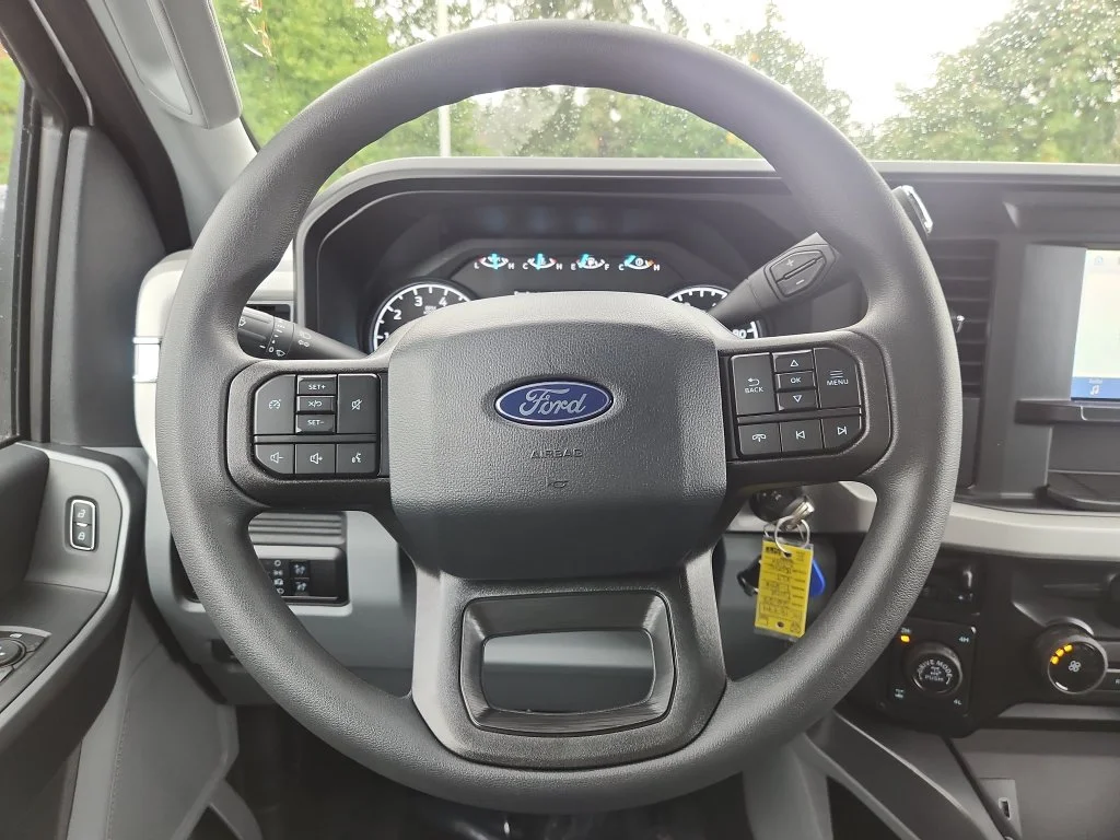 New 2027 Silver Ford XLT image 18