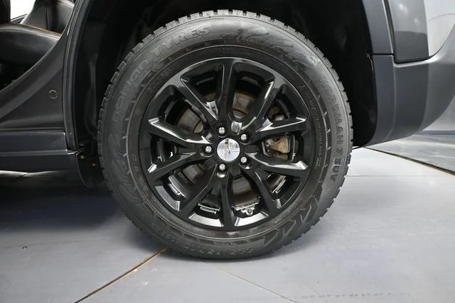 Used 2016 Gray Jeep Latitude image 13