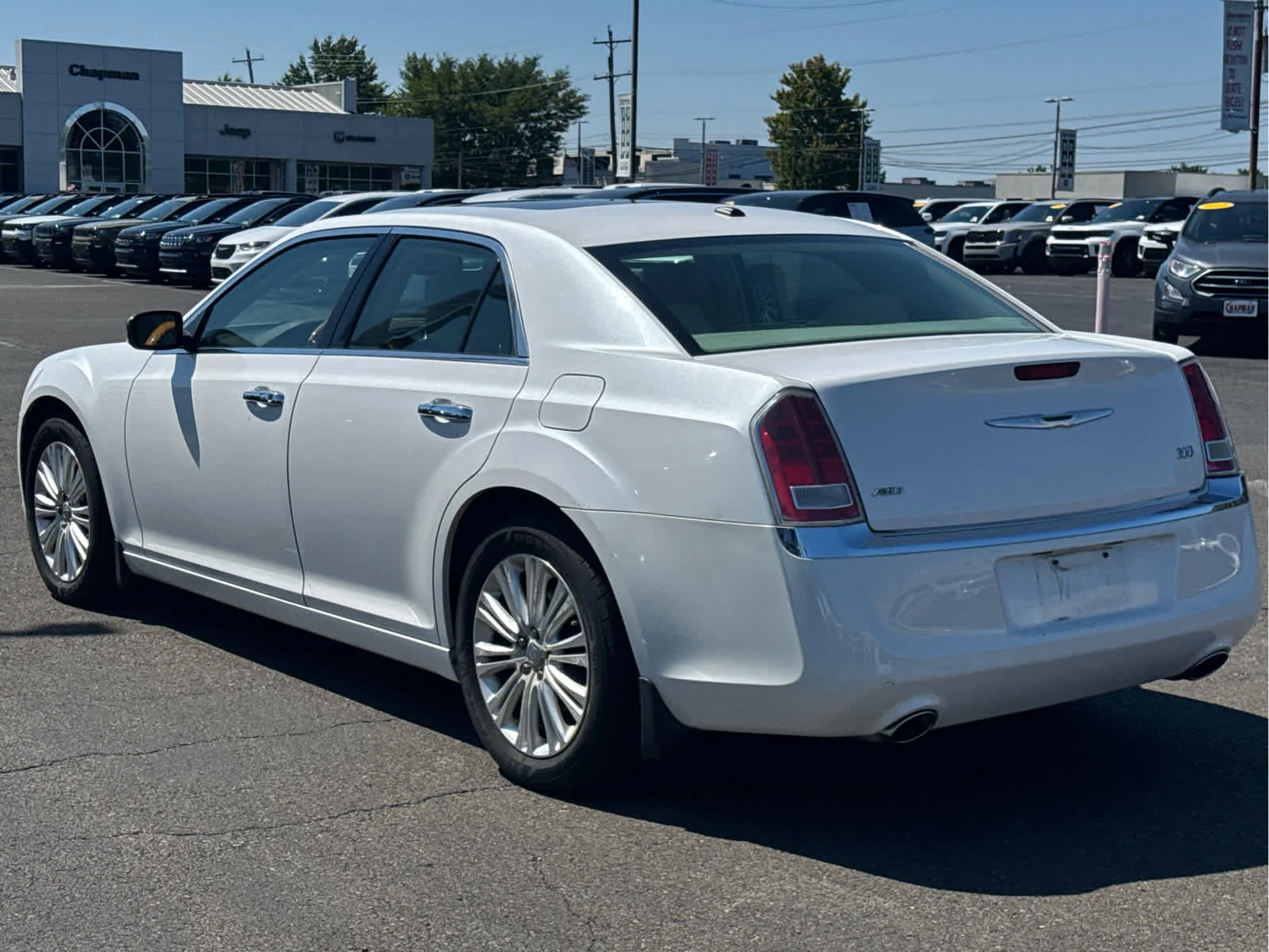 Used 2012 Ivory Tri-Coat Pearl Chrysler Limited image 2