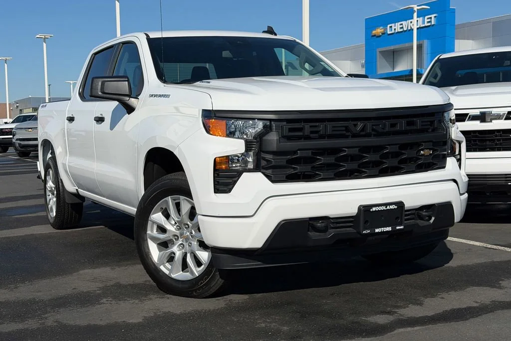 New 2026 Summit White Chevrolet Custom image 1