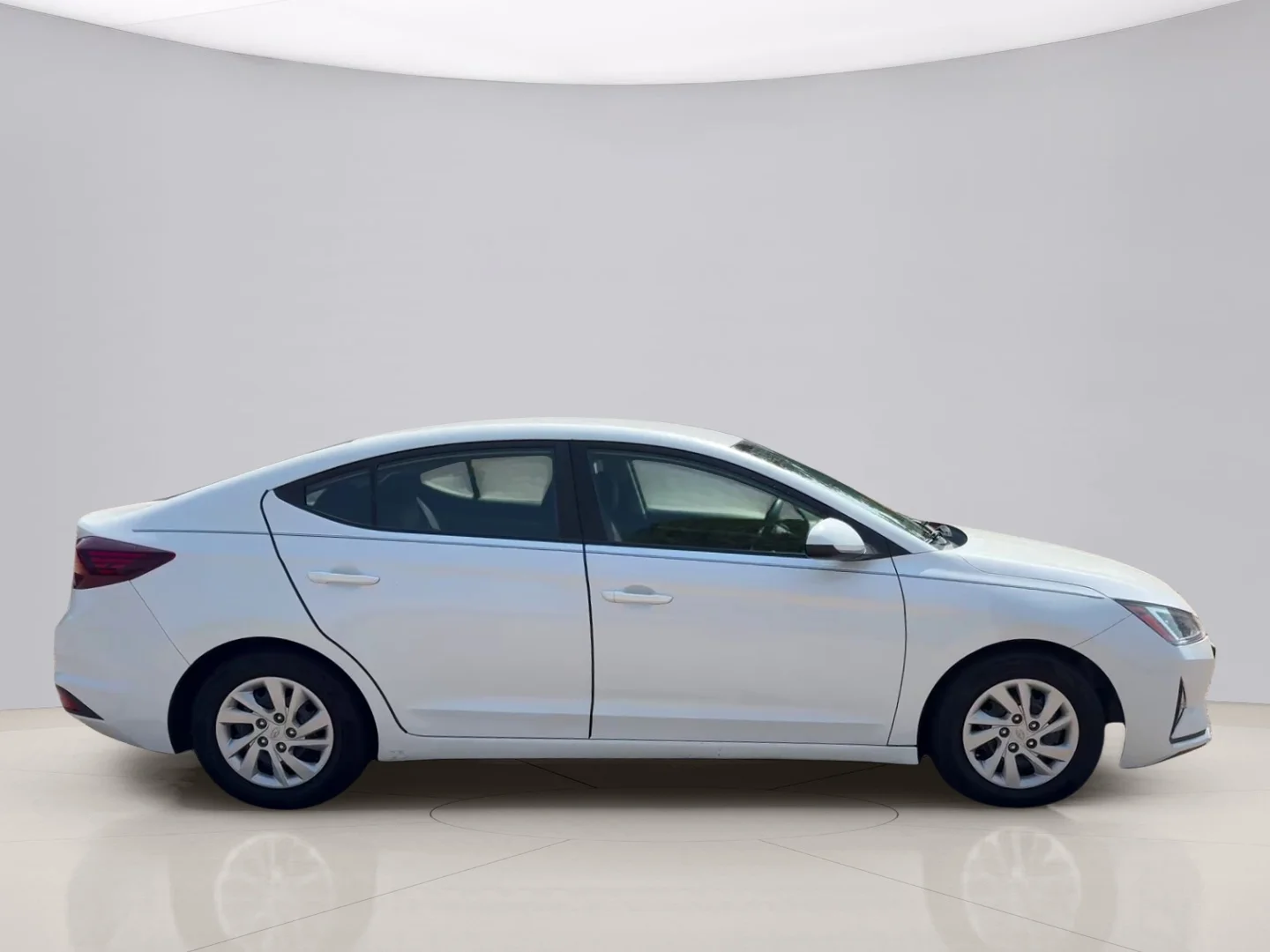 Used 2019 White Hyundai SE image 6