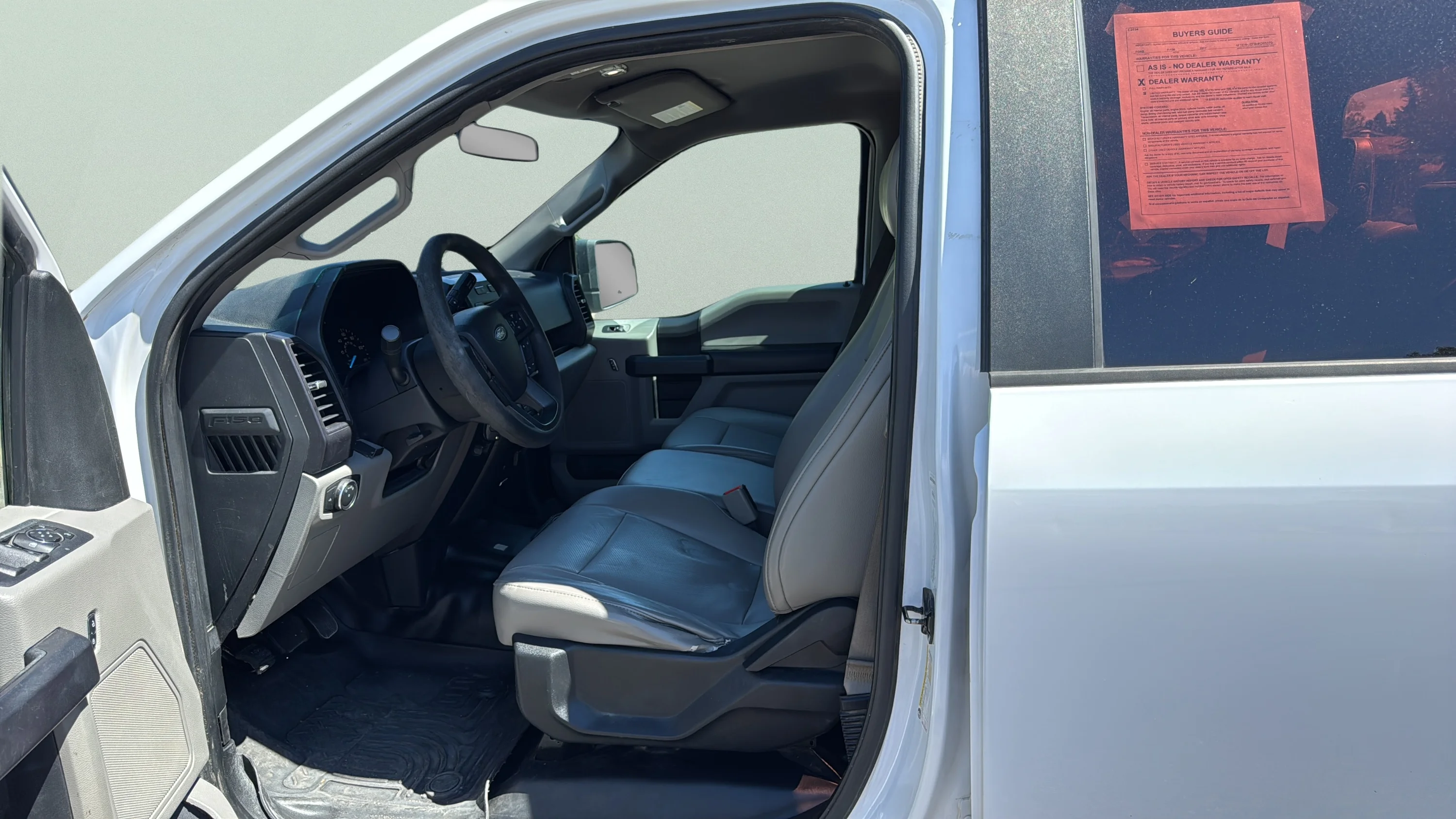 Used 2017 White Ford LARIAT SUPERCREW image 10