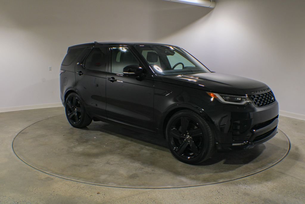 Certified Used 2025 Santorini Black Metallic Land Rover Dynamic SE image 7