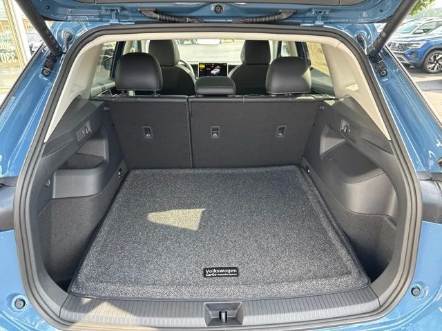 New 2026 Monterey Blue Pearl Volkswagen SE image 35