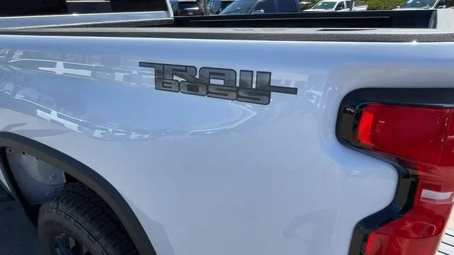 New 2026 Summit White Chevrolet LT image 31