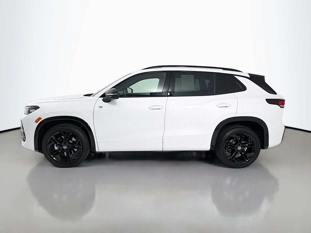 Used 2026 Opal White Pearl Volkswagen 2.0T SE R-Line Black 4MOTION image 4