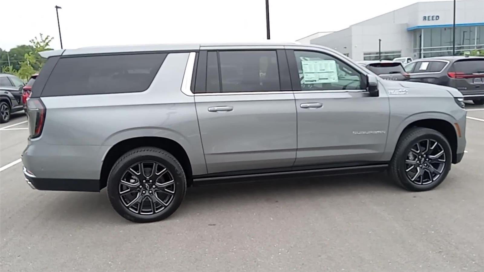 2026 Chevrolet Suburban High Country - Photo 9