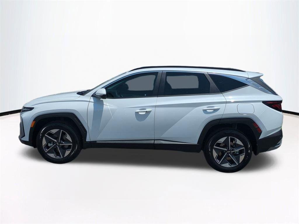 New 2026 White Hyundai SEL AWD image 8