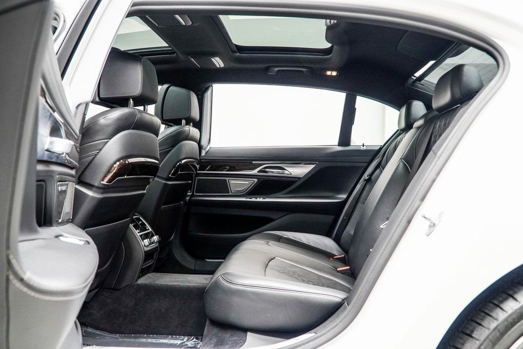 Used 2021 White BMW 740i xDrive image 37