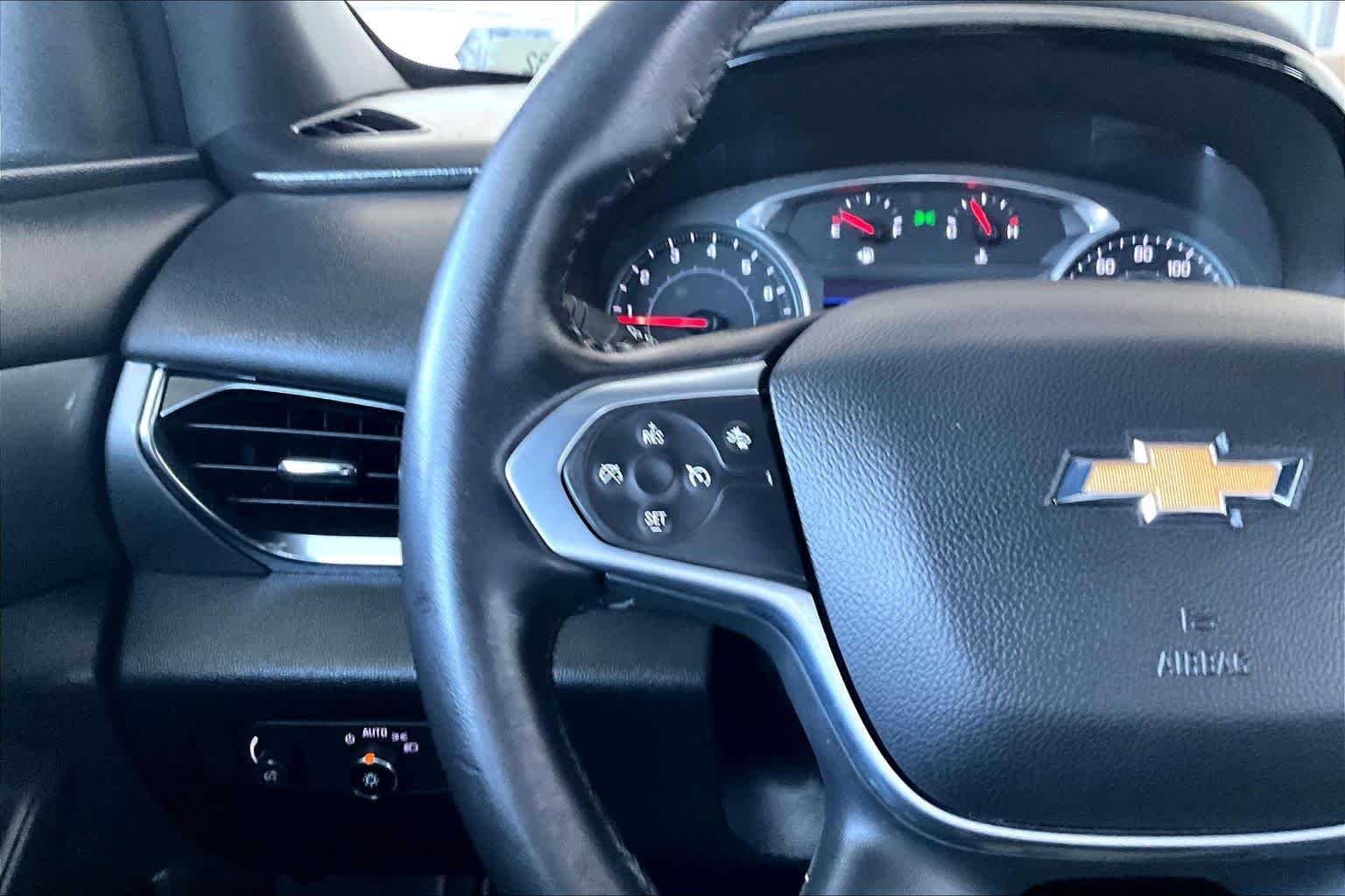 Used 2022 Silver Sage Metallic Chevrolet LT Cloth image 23
