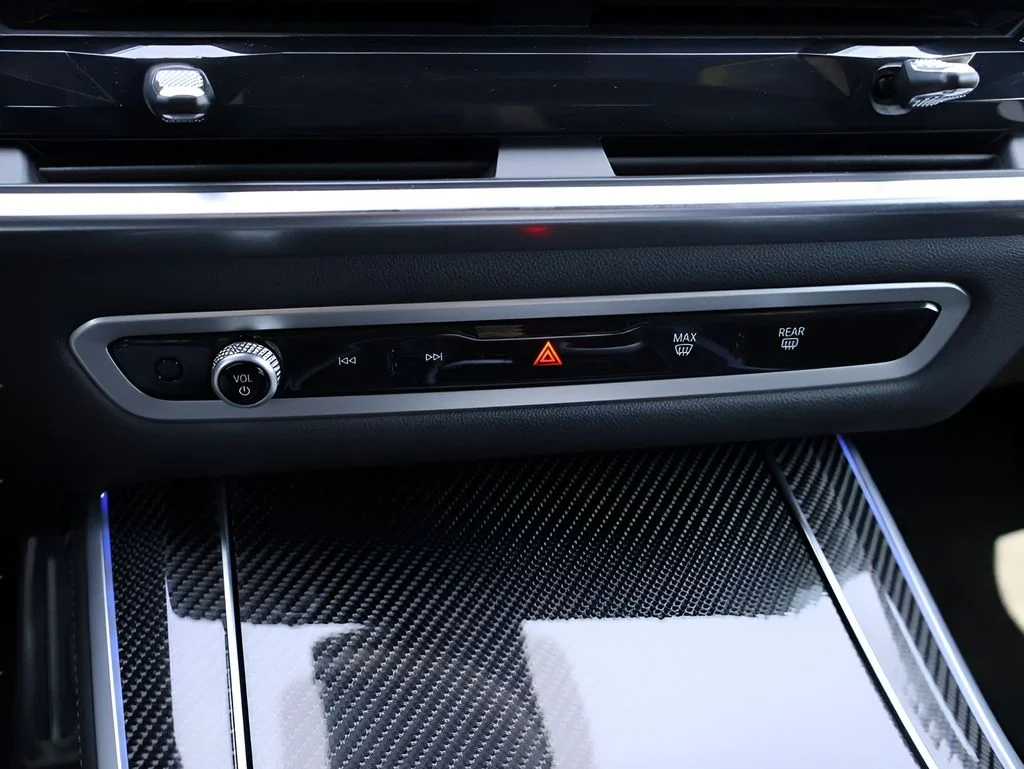 Used 2026 Alpine White BMW M60i image 28