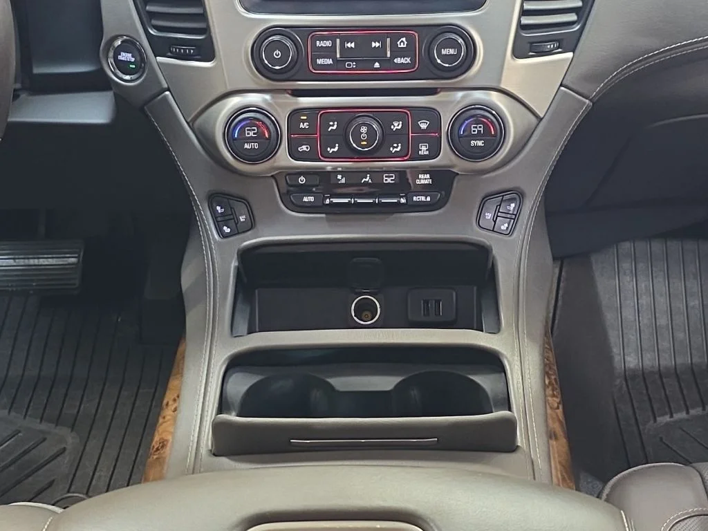 Used 2015 White GMC Denali image 24
