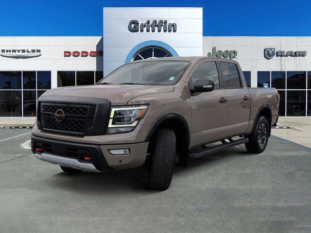 Used 2024  Nissan PRO-4X image 11