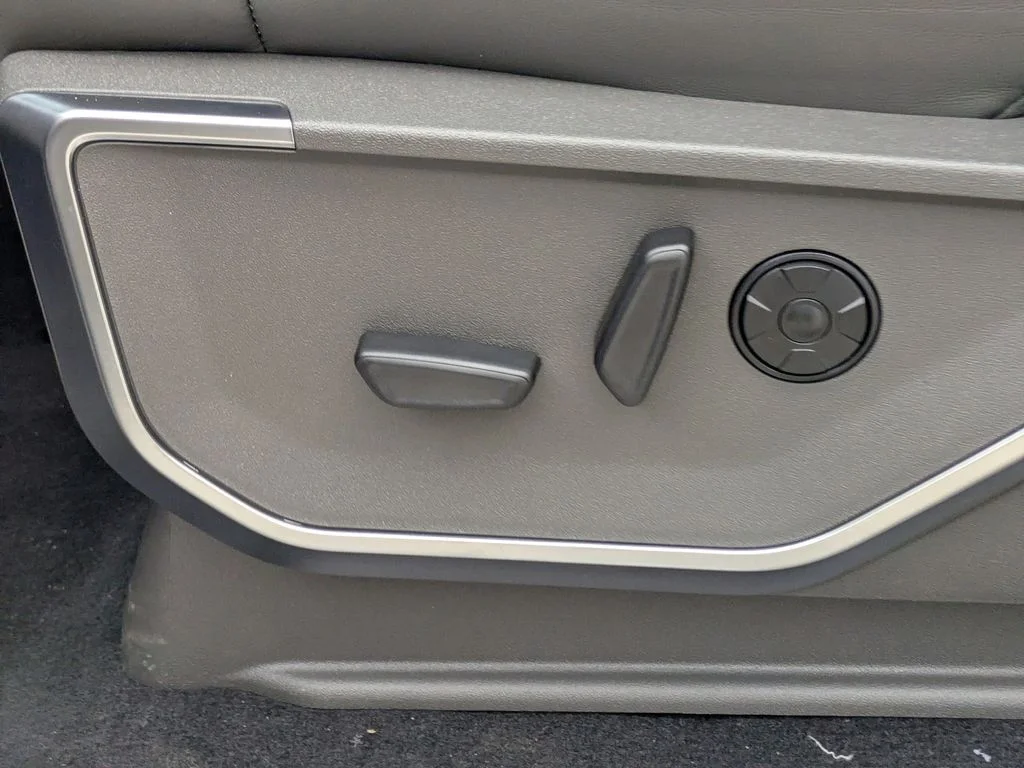 New 2026 Carbonized Gray Metallic Ford Platinum image 21