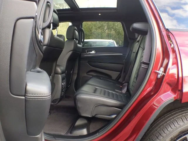 Used 2019 Red Jeep Limited image 31