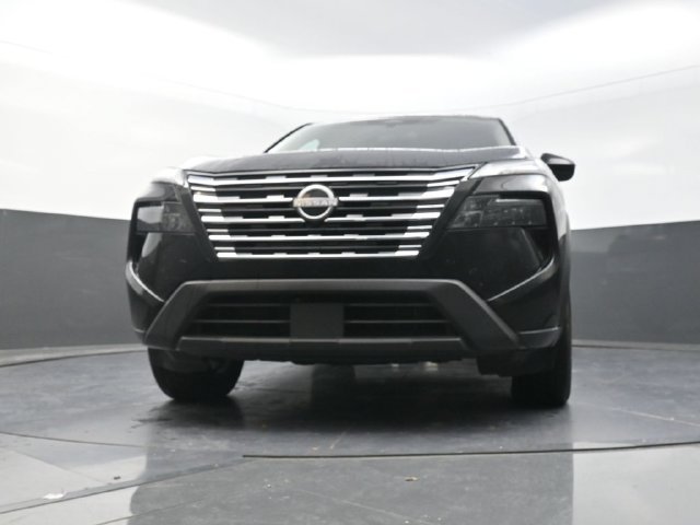 Used 2025 Black Nissan SV image 32