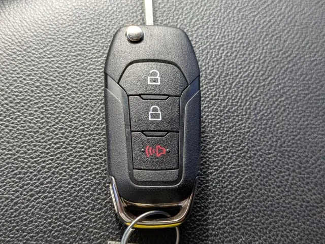Certified Used 2023 Oxford White Ford XLT image 27