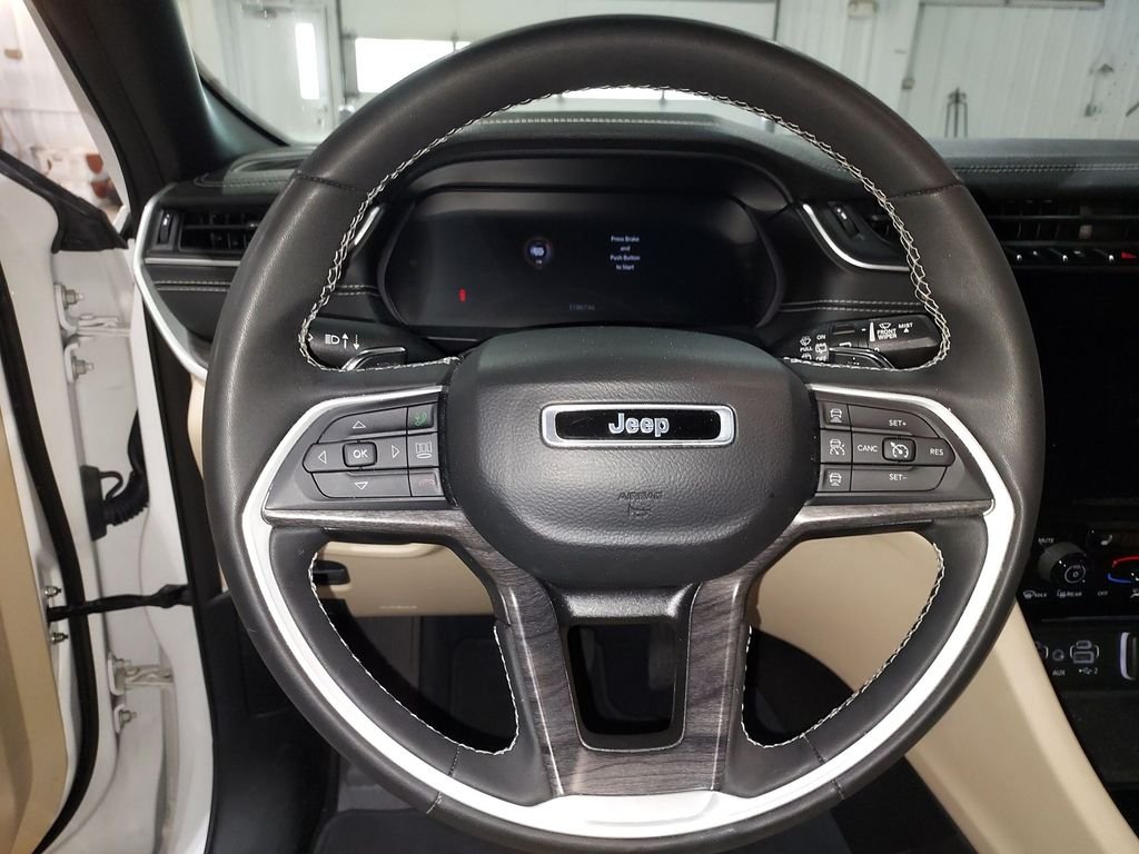Used 2023 White/off-white Jeep Limited image 20