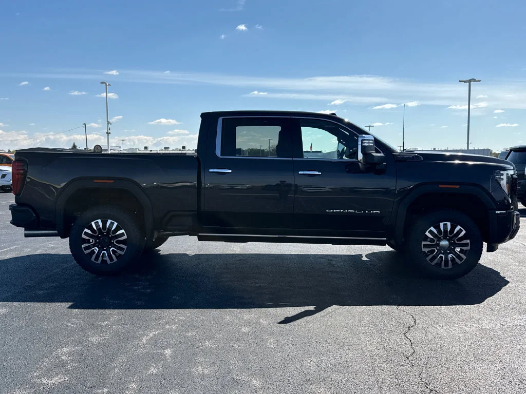 2026 GMC Sierra 2500HD Denali Ultimate - Photo 10