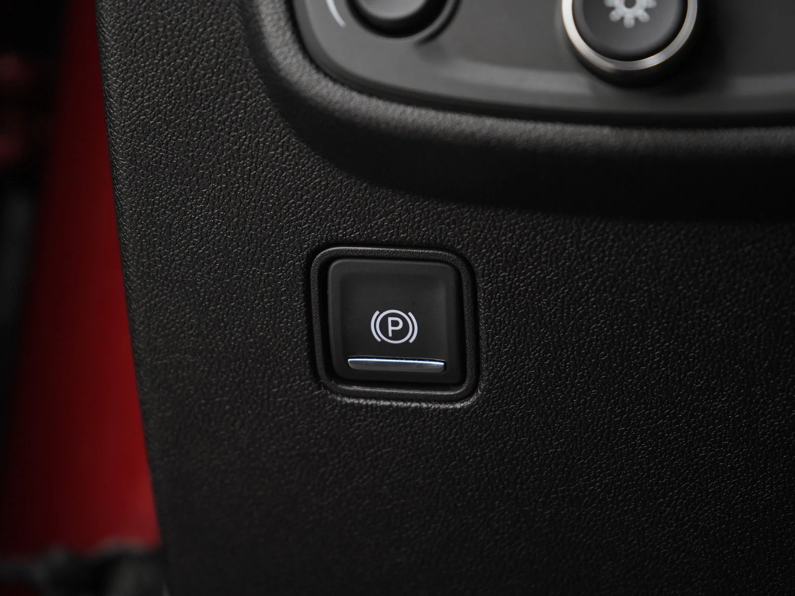 Used 2018 Red Quartz Tintcoat GMC SLE image 26