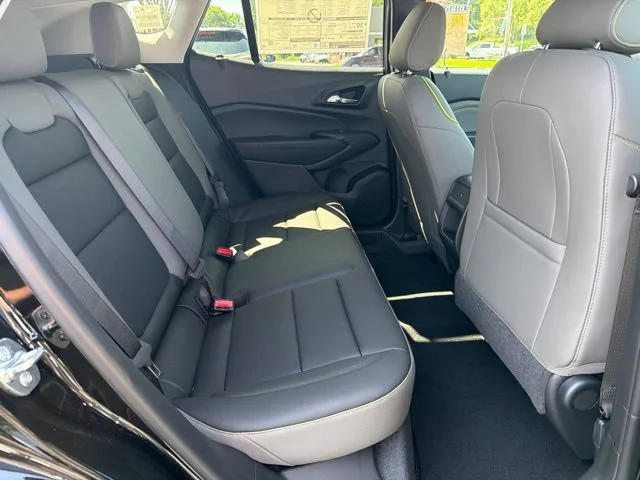 New 2026 Mosaic Black Metallic Chevrolet ACTIV image 18
