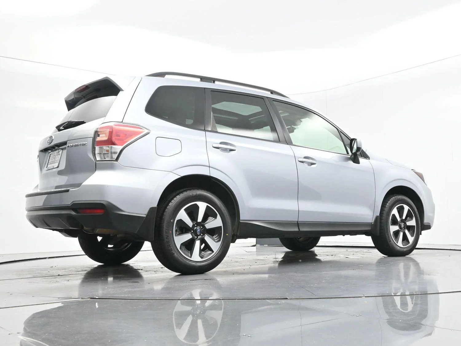 Used 2018 Ice Silver Metallic Subaru Premium image 45