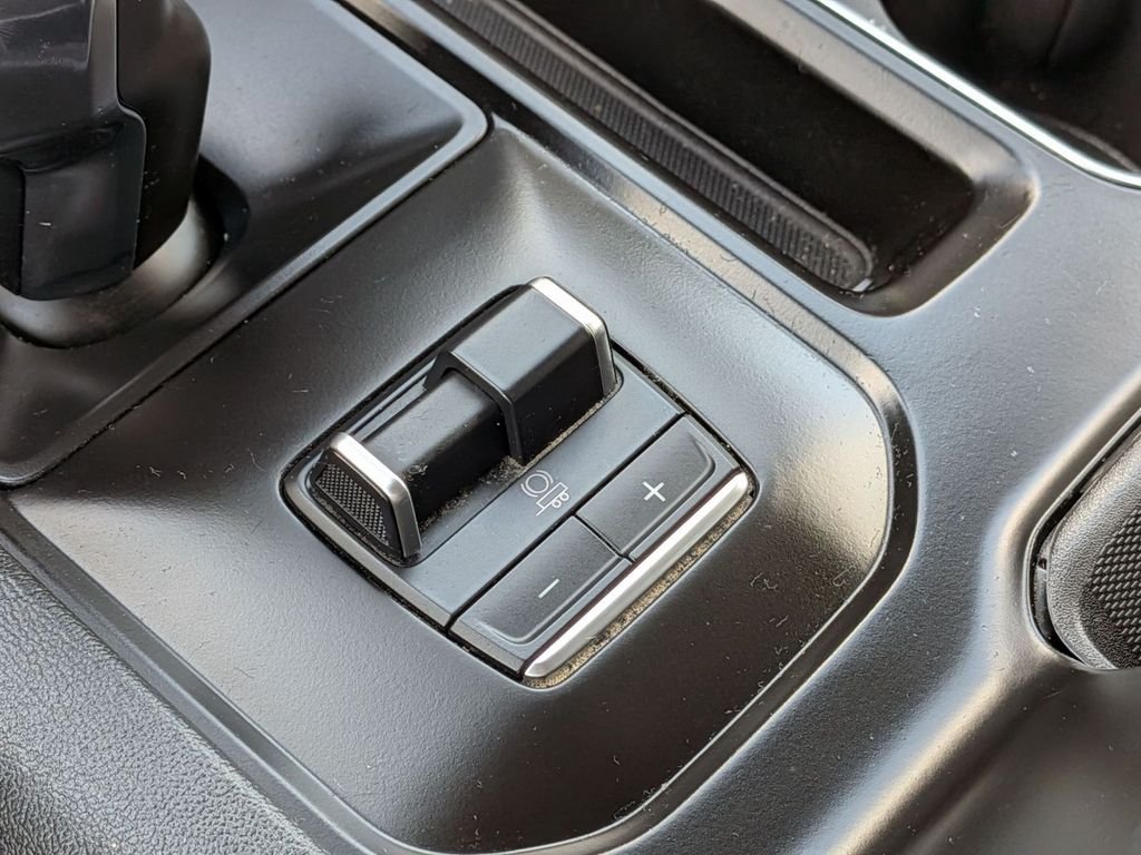 Used 2022 Silver GMC Denali image 26