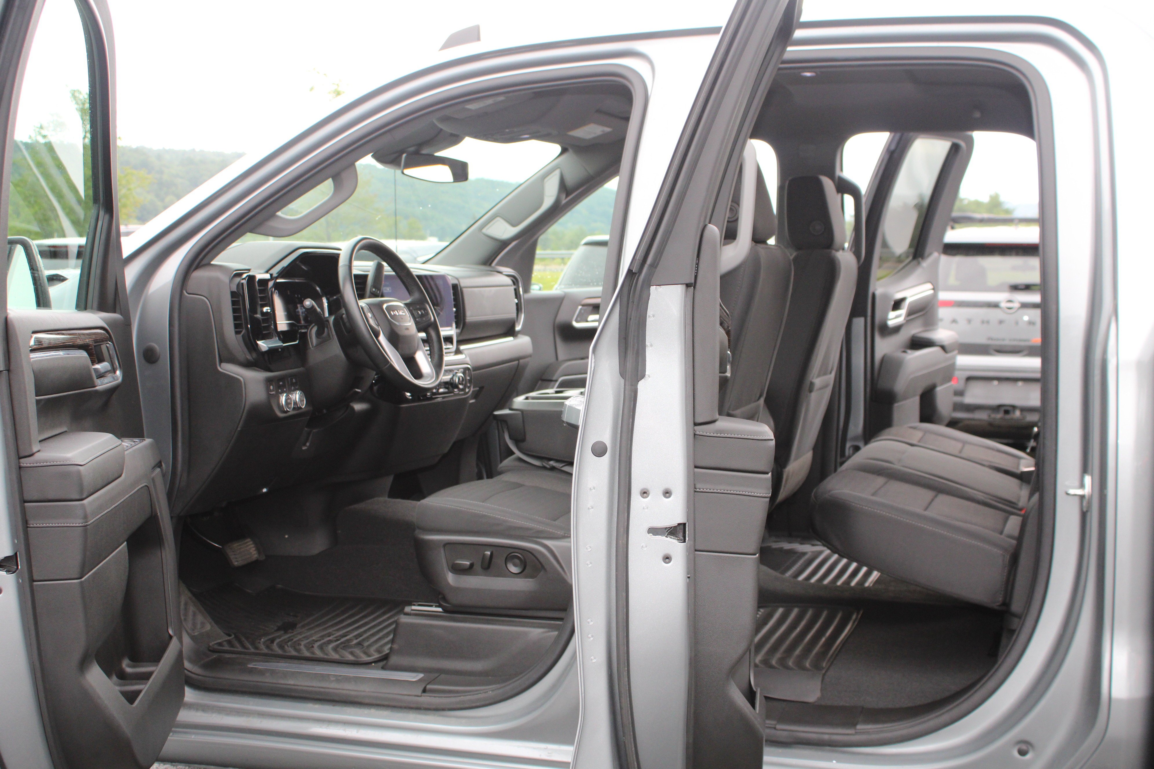 Used 2023 Sterling Metallic GMC Elevation image 15