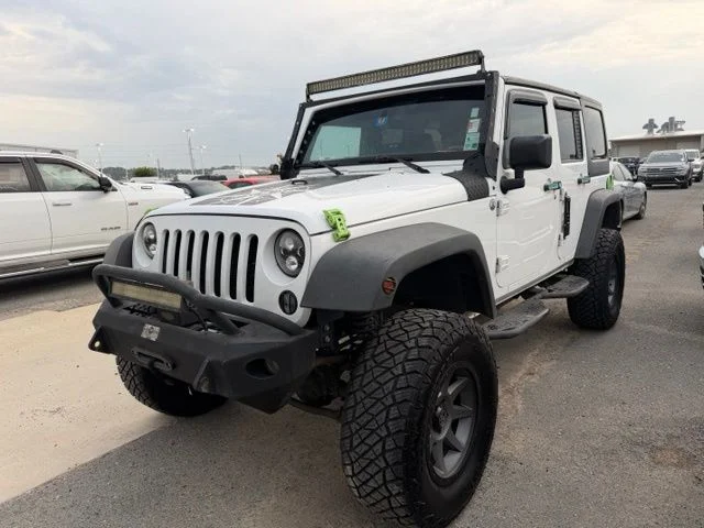 Used 2015 White Jeep Unlimited Sport image 3