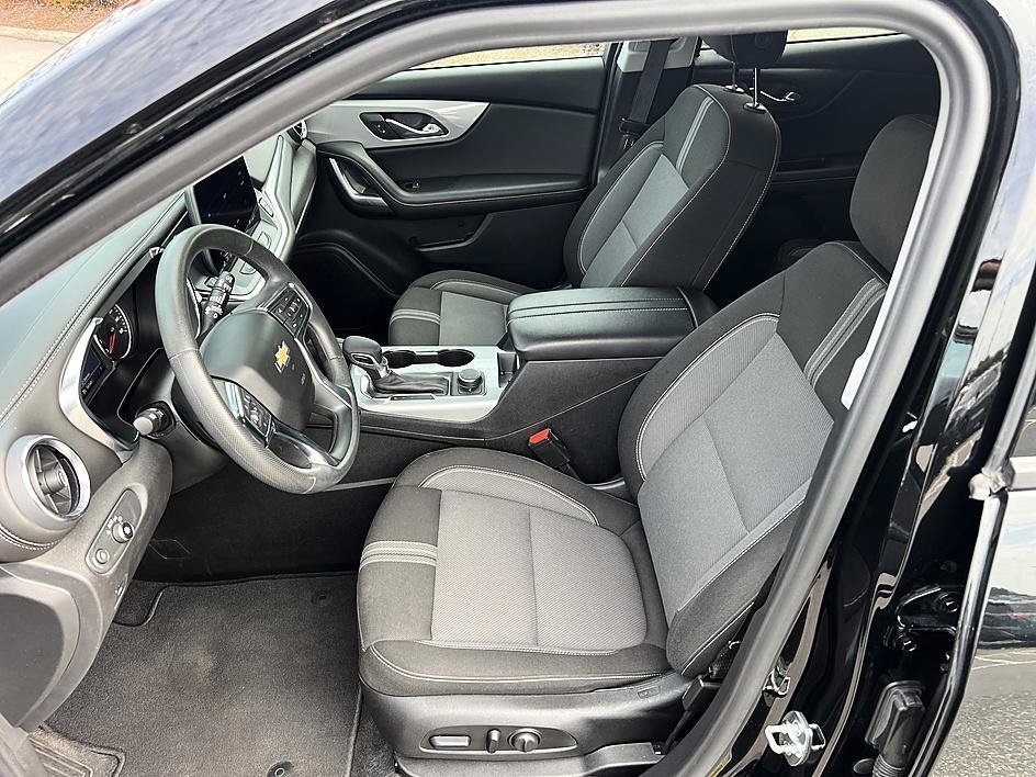 Used 2025 Black Chevrolet LT image 13