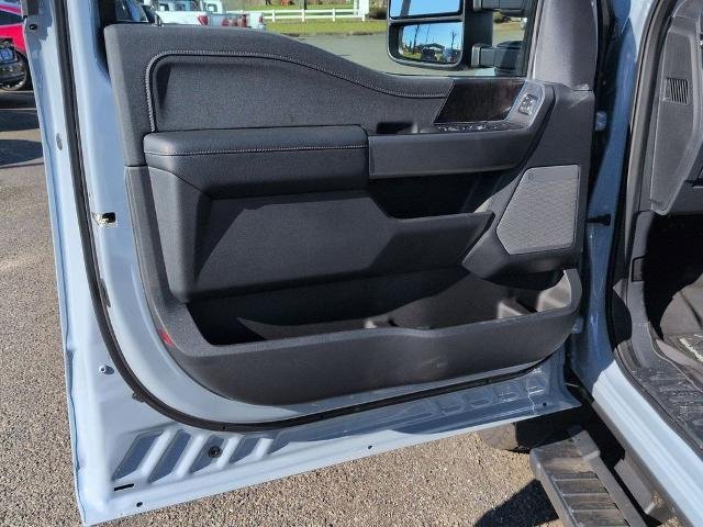 New 2026 Glacier Gray Metallic Tri-Coat Ford F-250® Lariat® image 9