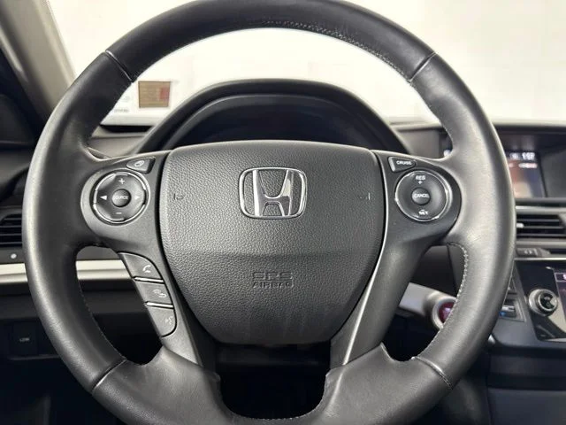 Used 2013 Black Honda EX-L image 18