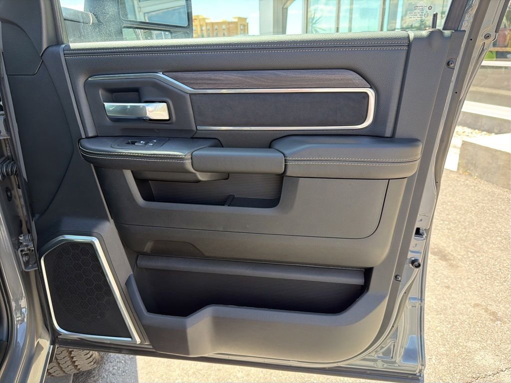 New 2026 Ceramic Gray Clear-Coat Exterior Paint RAM Laramie image 41