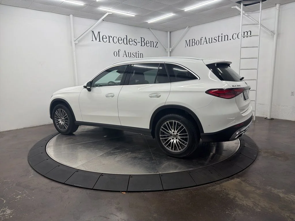 Used 2026 White Mercedes-Benz GLC 300 image 5