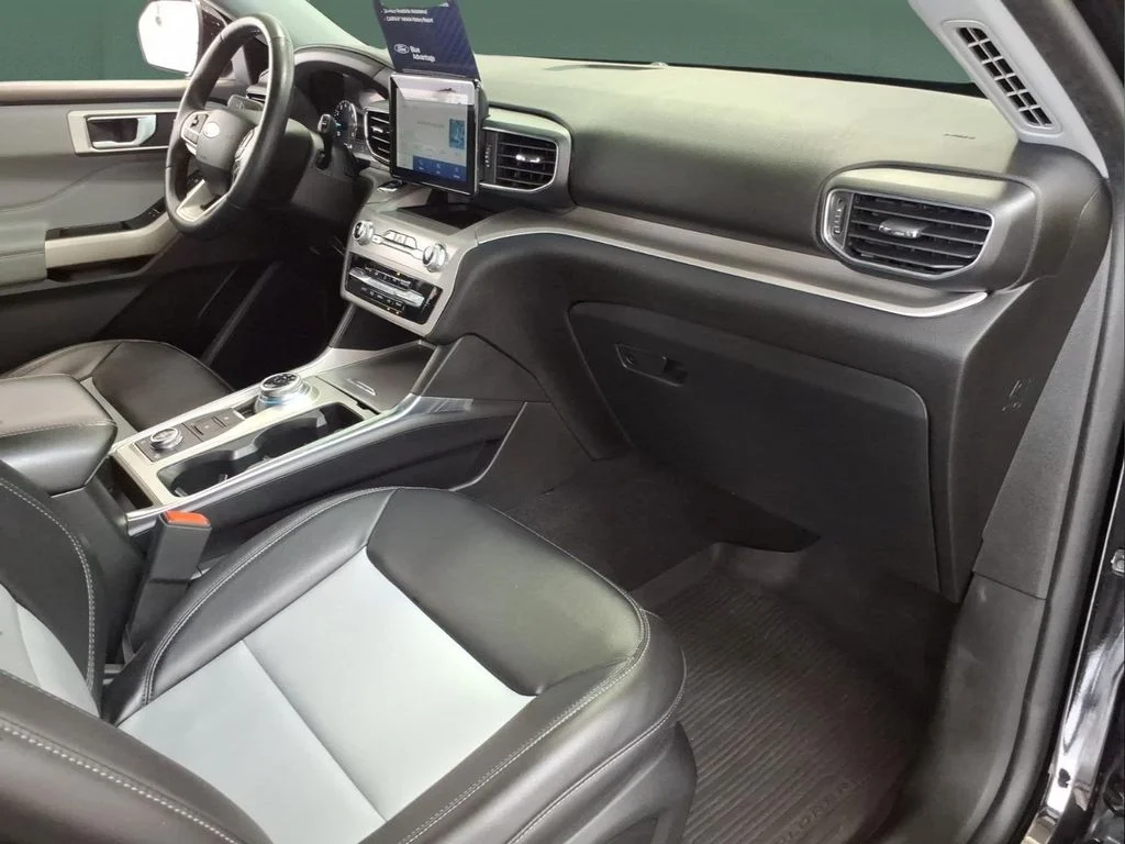 Used 2023 Black Metallic Ford XLT image 14