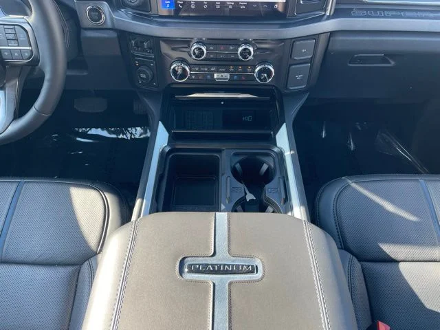 2026 Ford F-250 Super Duty Platinum - Photo 12
