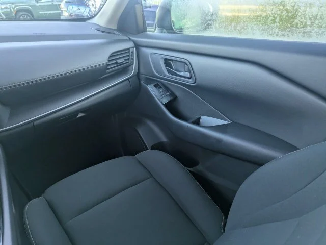 Used 2024 Gray Nissan S image 15