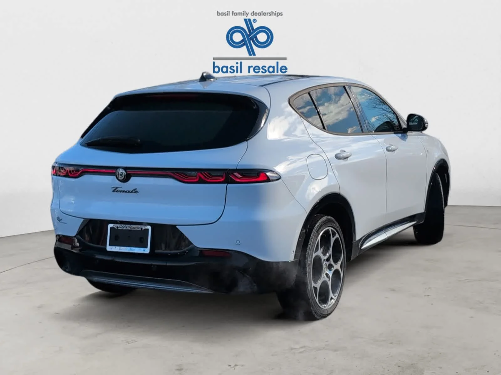 Used 2024 Alfa White Alfa Romeo Ti image 6