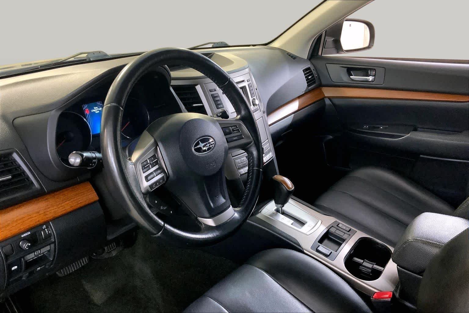 Used 2014 Twilight Blue Metallic Subaru 2.5i Limited image 17