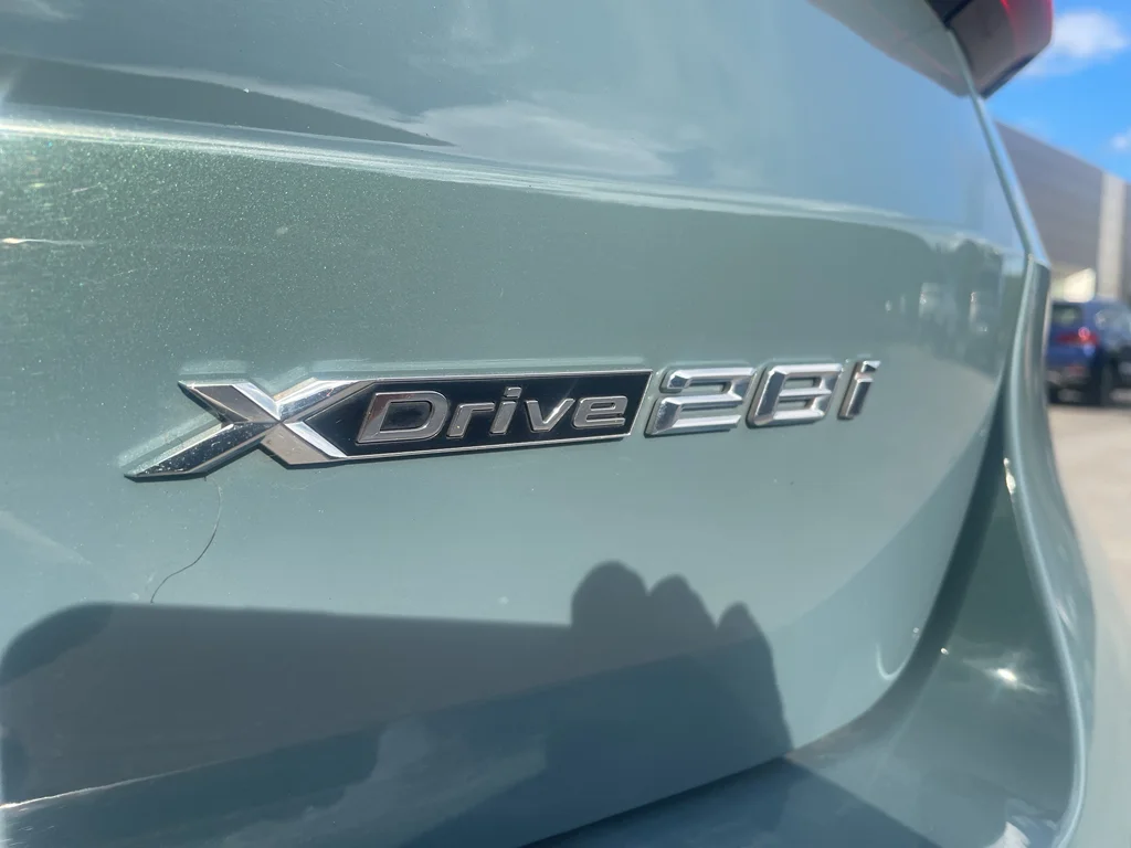 Used 2024 Cape York Green Metallic BMW xDrive28i image 5