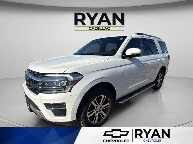 Used 2023 White Ford Limited image 5